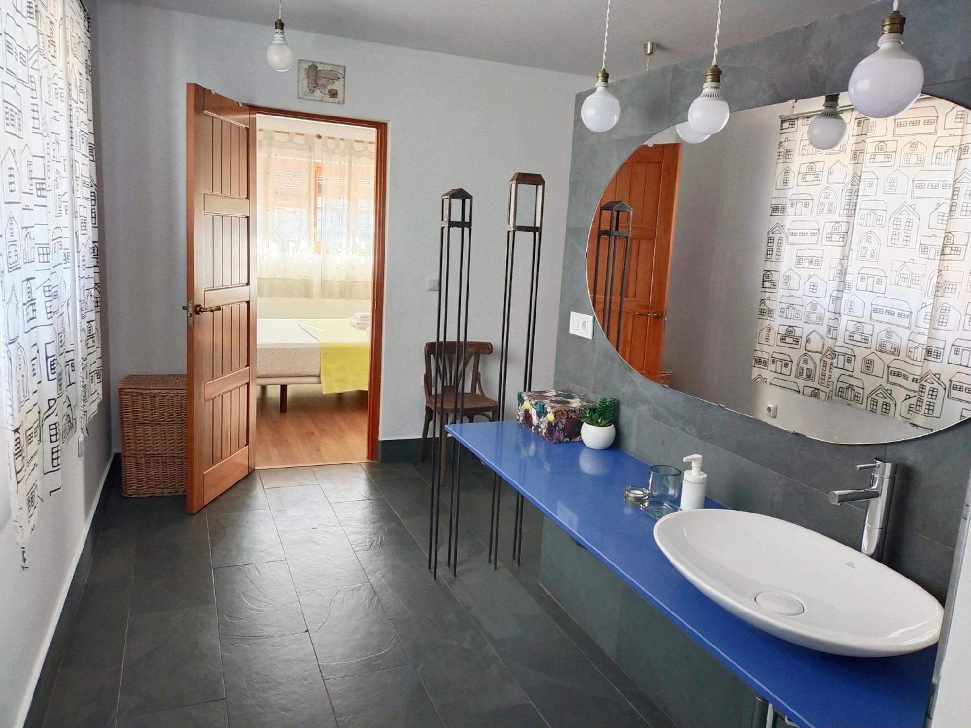 Preciosa Casa Grande Con Patio En 8pax Hébergement de vacances