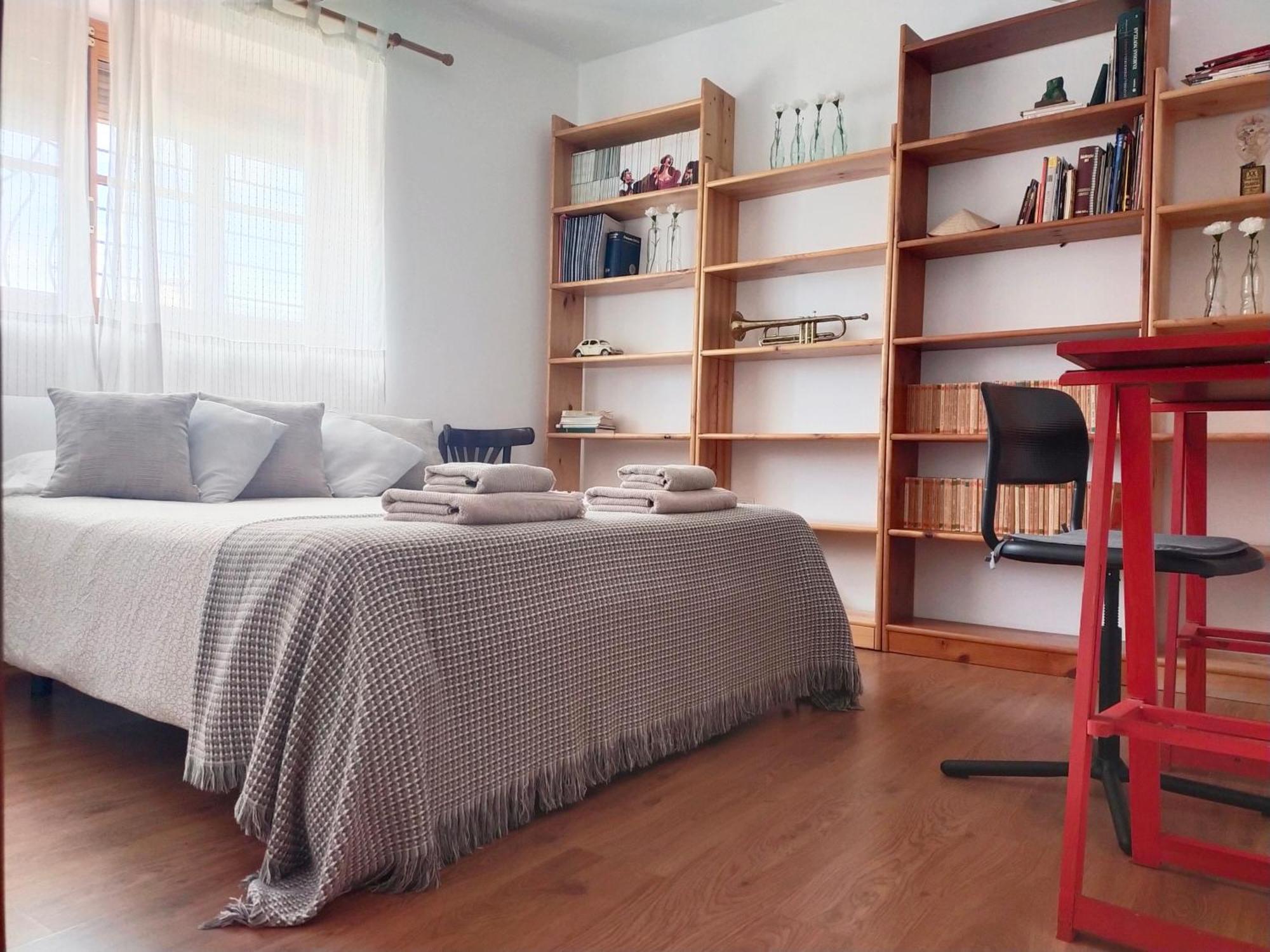 Preciosa Casa Grande Con Patio En 8pax Hébergement de vacances *